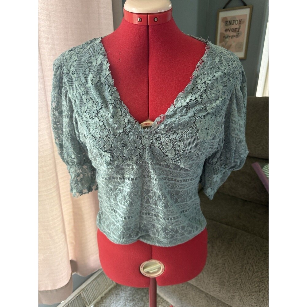 Gimmicks by BKE Womens Small Blue Lace Blouse Puff Sleeve Boho Cottagecore